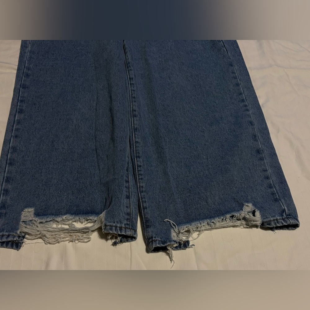 SHEIN Denim Flare Jeans with Distressed Hem - Picture 3 of 6
